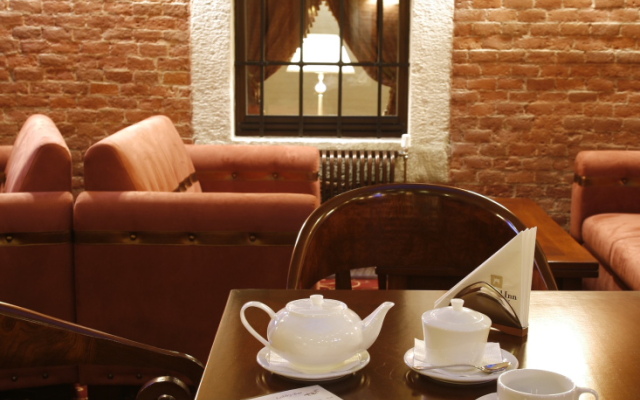 Citadel Inn Hotel & Resort