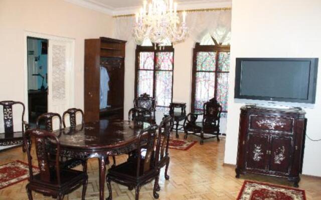 Ryzhy Kot Hotel