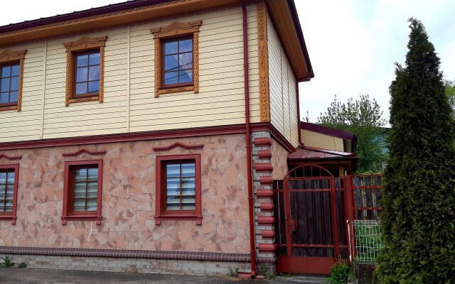 Kak Doma Semeyny Dvukhkomnatny Apartments
