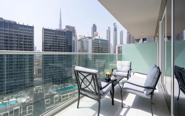 Keyrock Premium Reva Stay with Pool Access Apartments