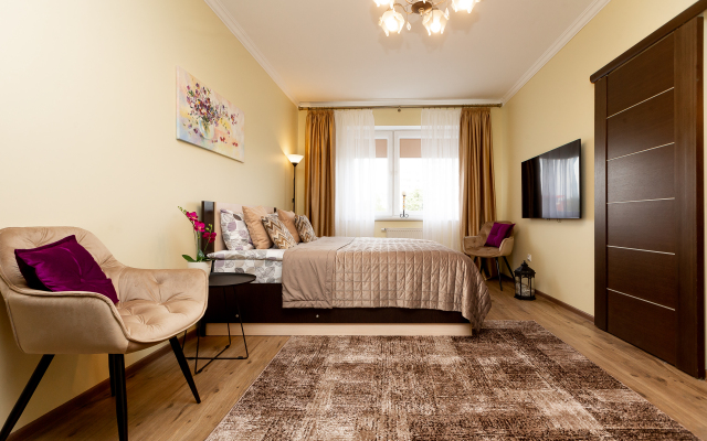 Nedaleko ot naberezhnoy Flat