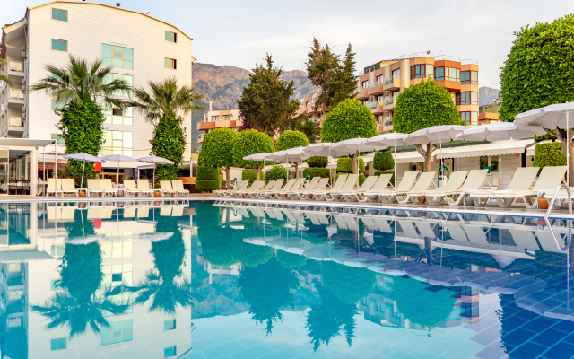 Armas Beach Hotel