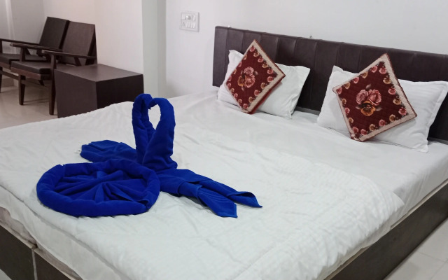 Aaradhya Hotel