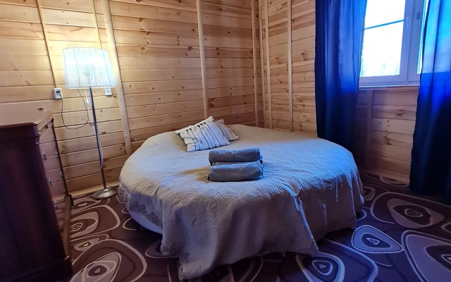 Dom U Ozera Mstizha Guest House