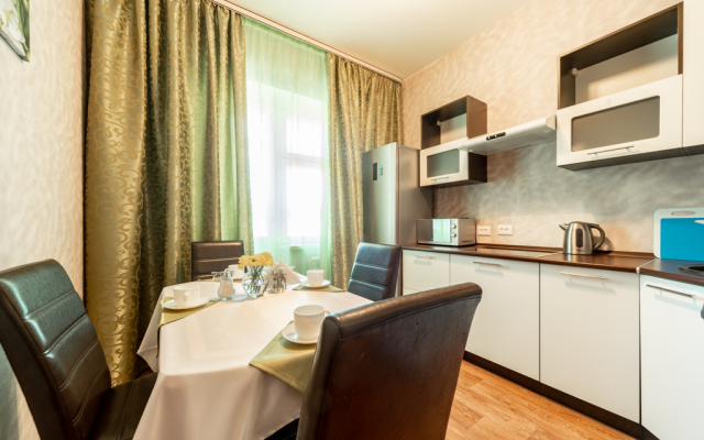 Pyat' Zvyozd Na Ryabinovom Bulvare 11 Apartments