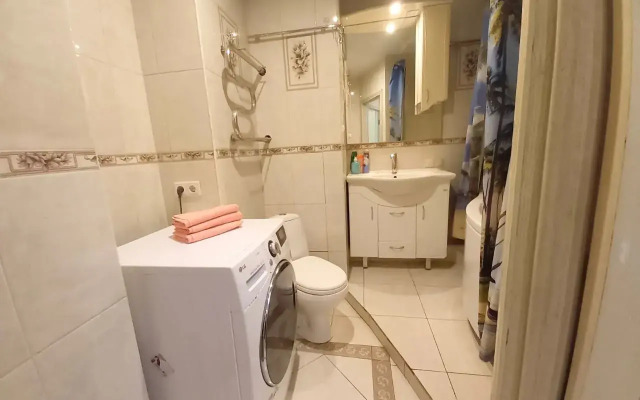Na ulitse Zapovednaya 8 Flat