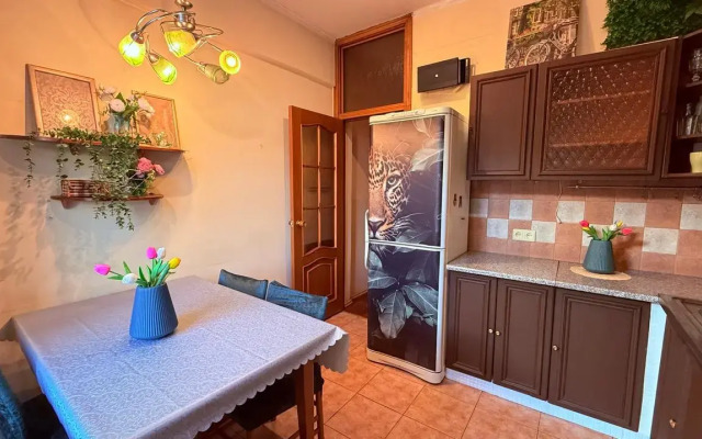 3 Komnatnaya Flat