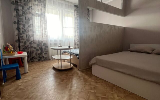 Na naberezhnoy Flat