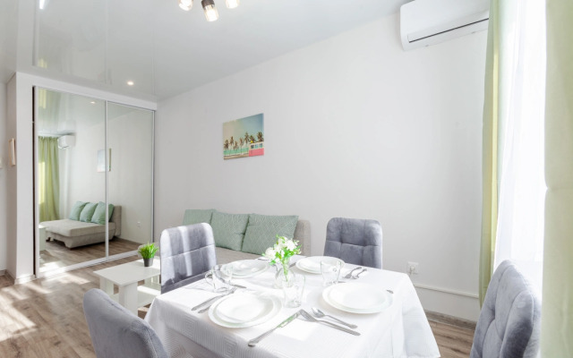Lux RentPlaza Apartments