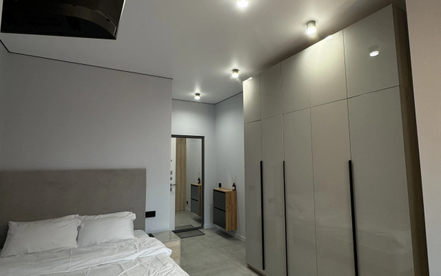 2 Na pervoj linii naberezhnoj Flat