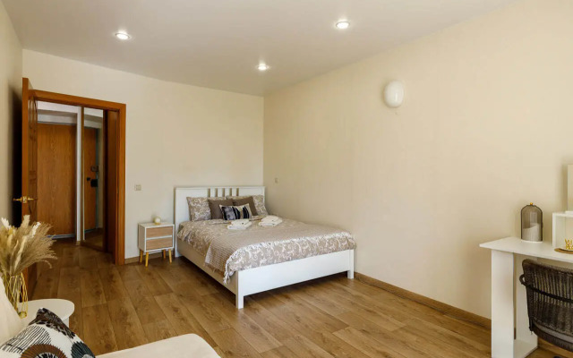 Квартира Уютная однокомнатная с видом на Храмовый Комплекс