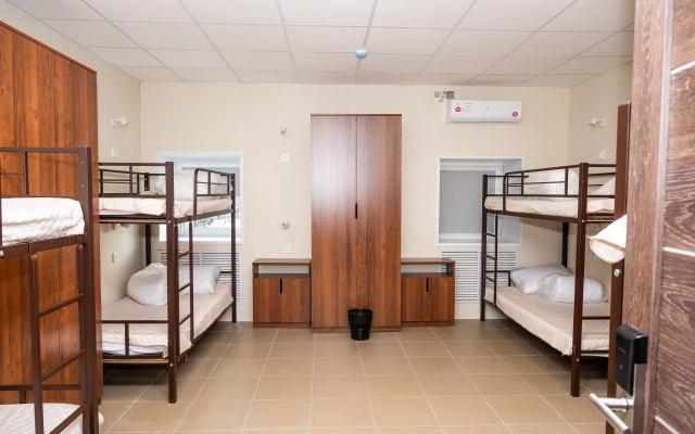 Отель Первомайский