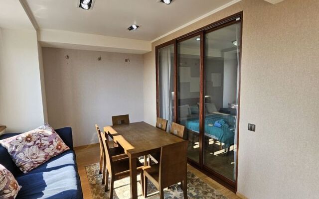 Na Kommunisticheskom Prospekte, 31b/1 Flat