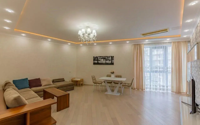 Na Krymskoy Ulitse 3k3 Flat