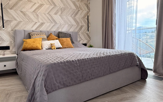 Апартаменты с видом на горы и море