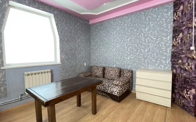 S Bilyyardom i Mangalom Private House