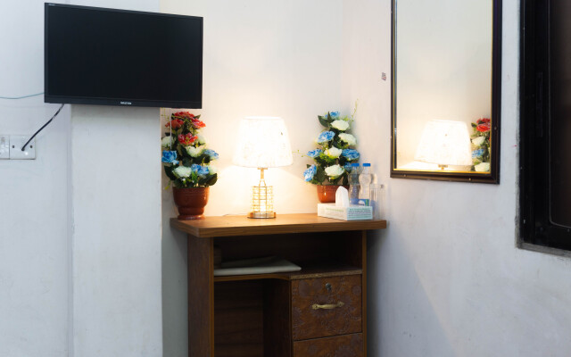 White House International Residential Hotel