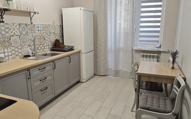 Provence Flat