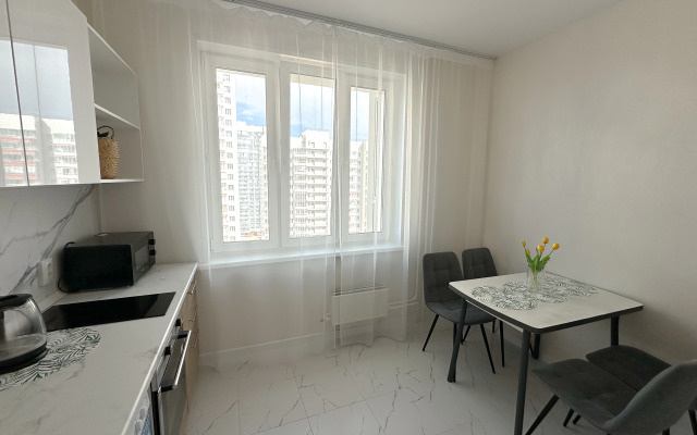 Odnokomnatnaya V Belykh Rosakh Flat