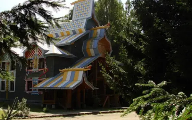 Udivitelnaya Derevnya Mandrogi Tourist Complex