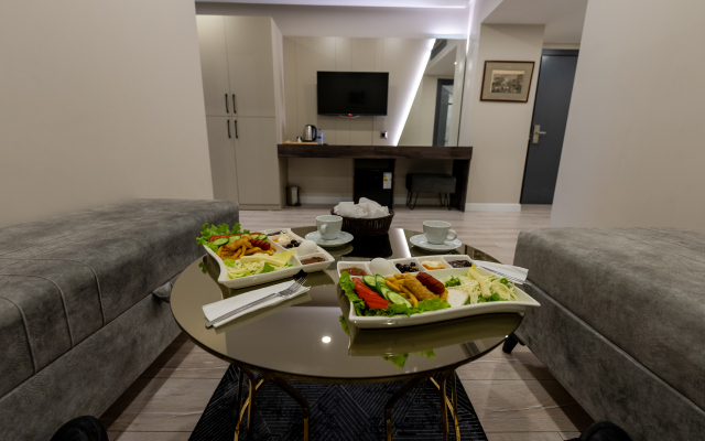 Meros Hotel