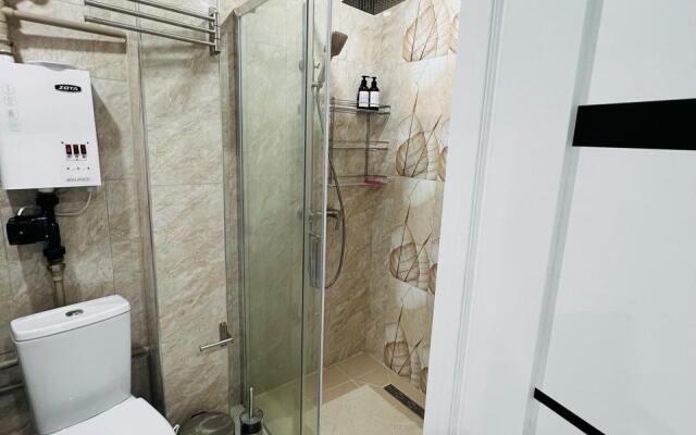 3 Komnatnye Apartamenty S Basseynom Apartments