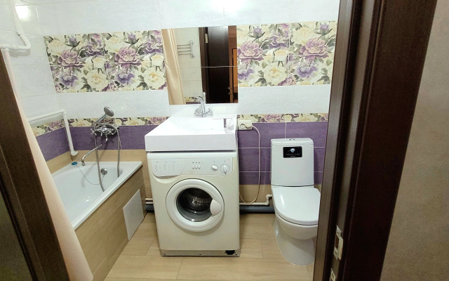 Tryohkomnatnaya v tsentre goroda Flat