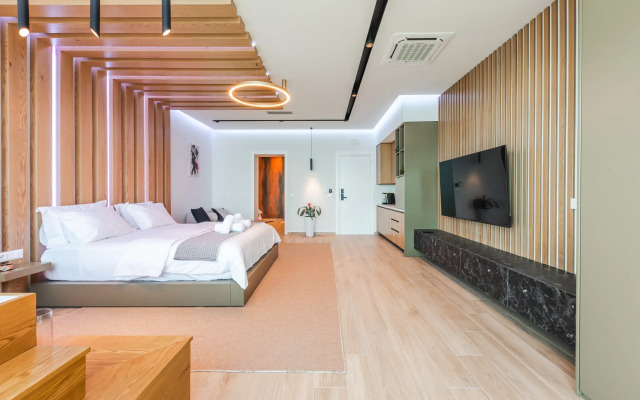 Marina Luxury Suites 101 Jacuzzi Apartments