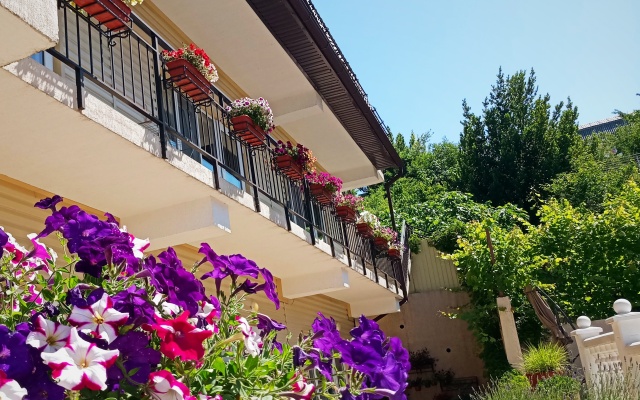 Frantsuzskij Dom Guest house
