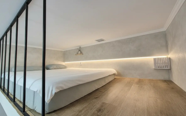 Dvukhurovnevaya Na 12 Etazhe S Vozmozhnostyyu Beskontaktnogo Zaseleniya Flat