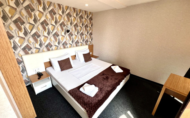 Voyager Hotel