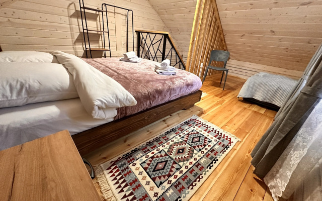 Гостевой дом из бруса, с бассейном и мангалом