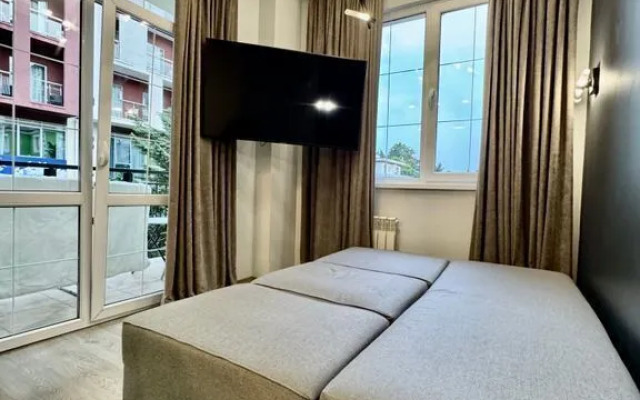 Na Tavricheskoy 7k2 Flat