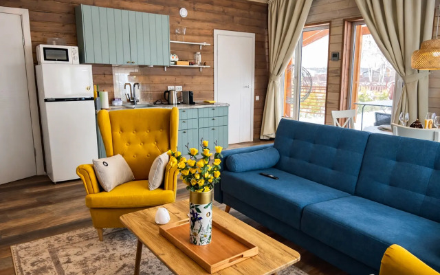 Частный дом комфортный со столом для пинг-понга и батутом