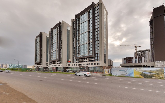V Tsentre Astanyi s Vidom iz Okna Apartments