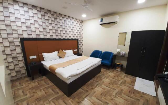 Hotel Mandakini Royal