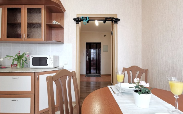 Uyutnye i Prostornye v Sovremennom Raione Apartaments