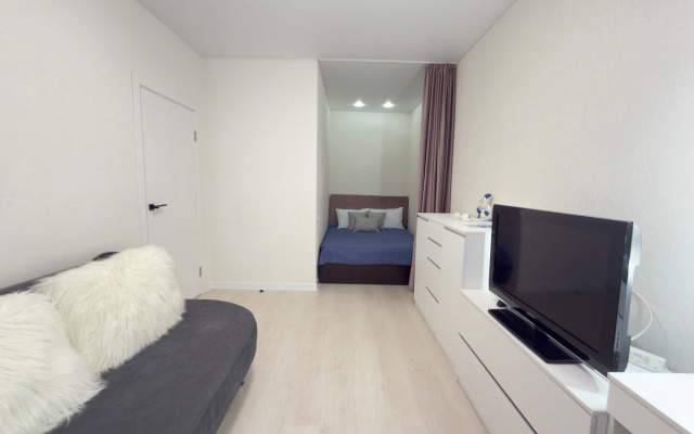 Апартаменты 1-к рядом с ТЦ Кристалл