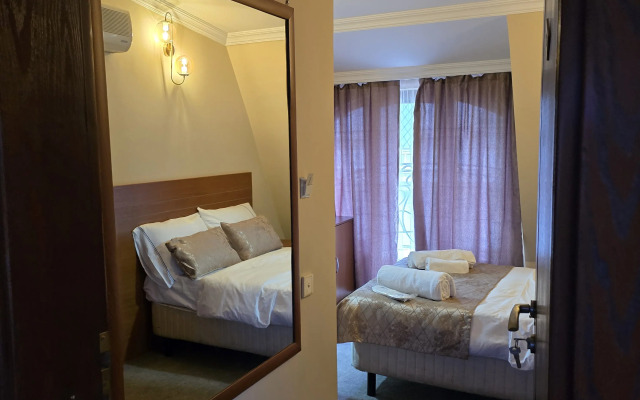 Ritsa Hotel