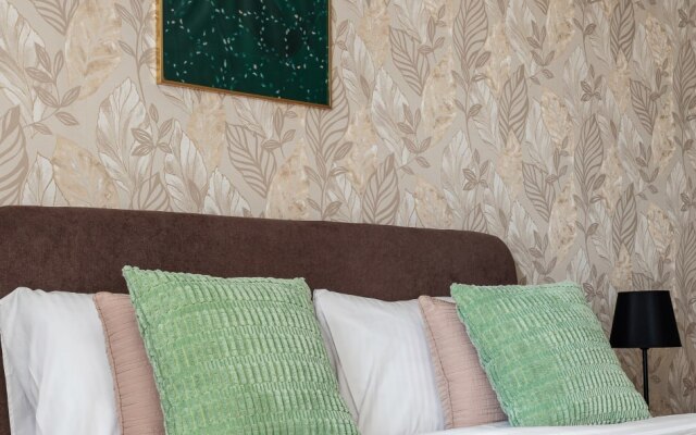 V Rybnoy Derevne Flat