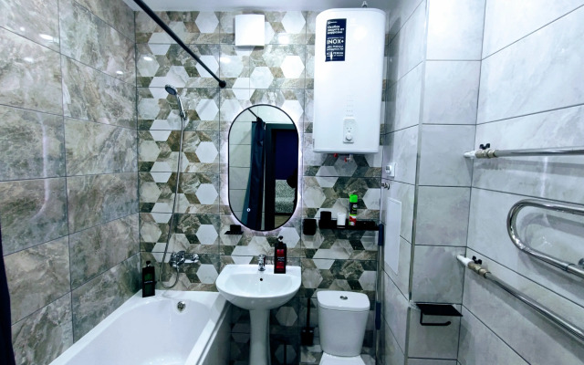 Lyuks s Konditsionerom i Boylerom v Tsentre Apartments