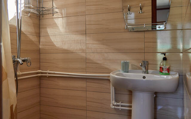 Alina Guest House