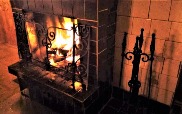 Гостевой Дом с Камином и Баней у Озера