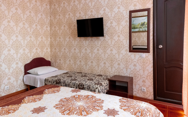 Hotel Yakor