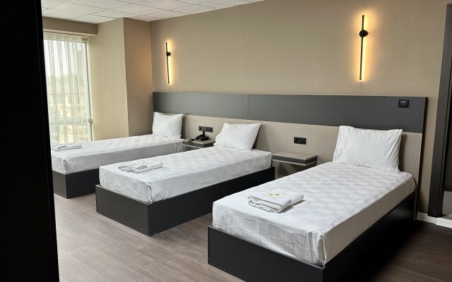 Esse Joven Hotel