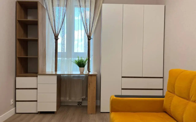 Trekhkomnatnaya na Shesterykh s Konditsionerom Flat