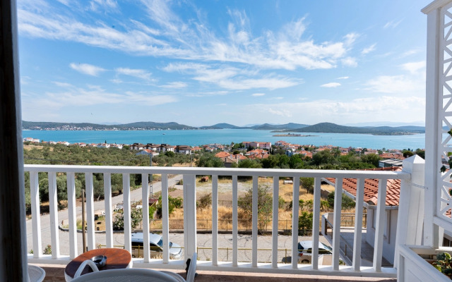 Cunda Piano Otel (+13 Adult Only)
