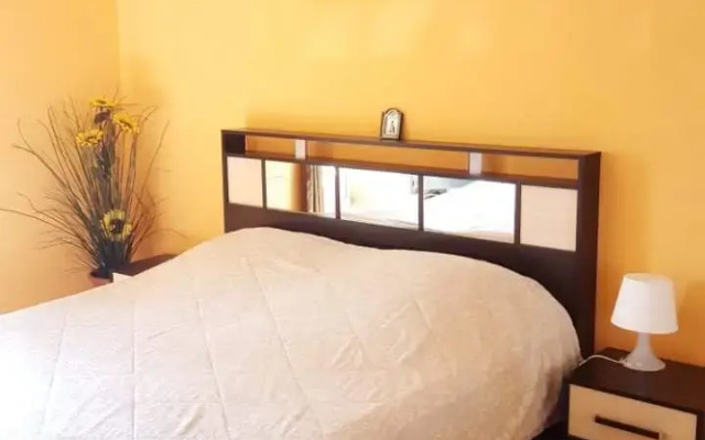 Квартира трехкомнатная с рядом с Монастырем