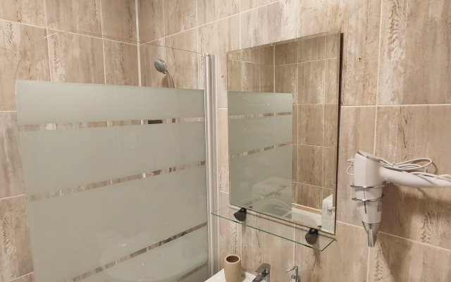 Sovremenniye s Vidom na Noviy Most Apartments