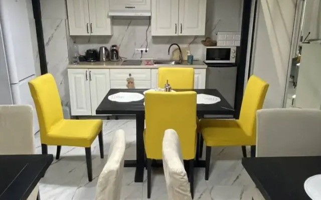 Хостел Black Door